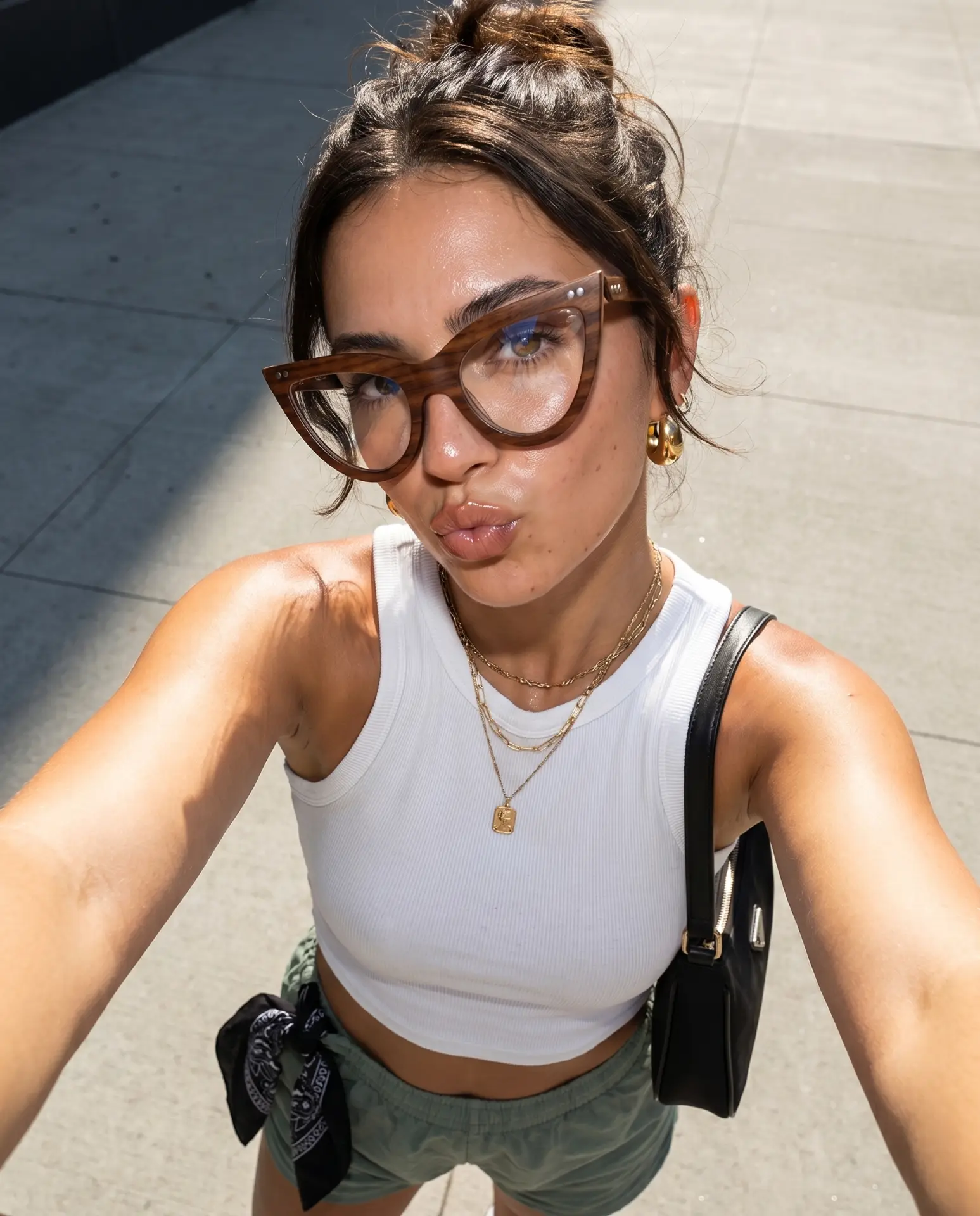 Miejski portret selfie w stylu social media — AI